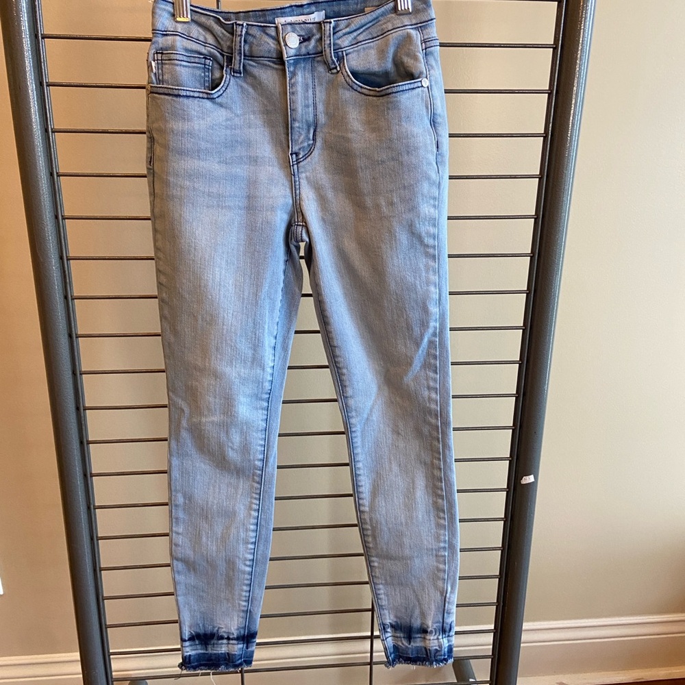 Judy Blue Light Wash Ankle Jeans‎